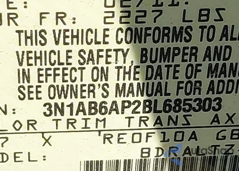 2011 Nissan Sentra 2.0Sr z USA, uszkodzony, nr VIN 3N1AB6AP2BL685303